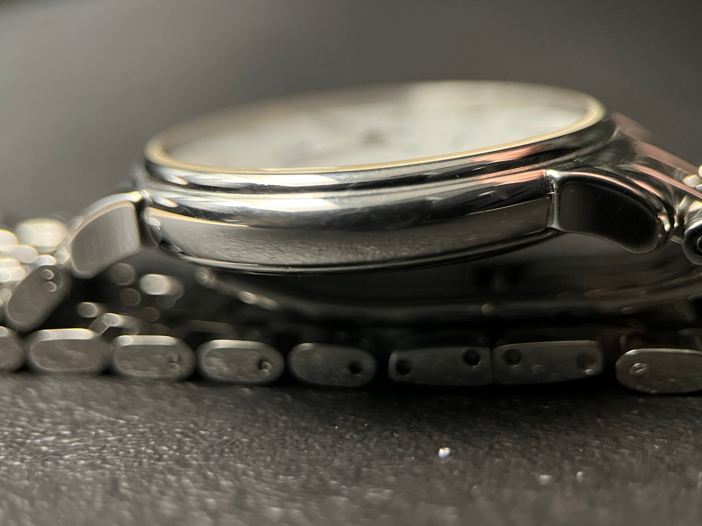 6. Longines Présence